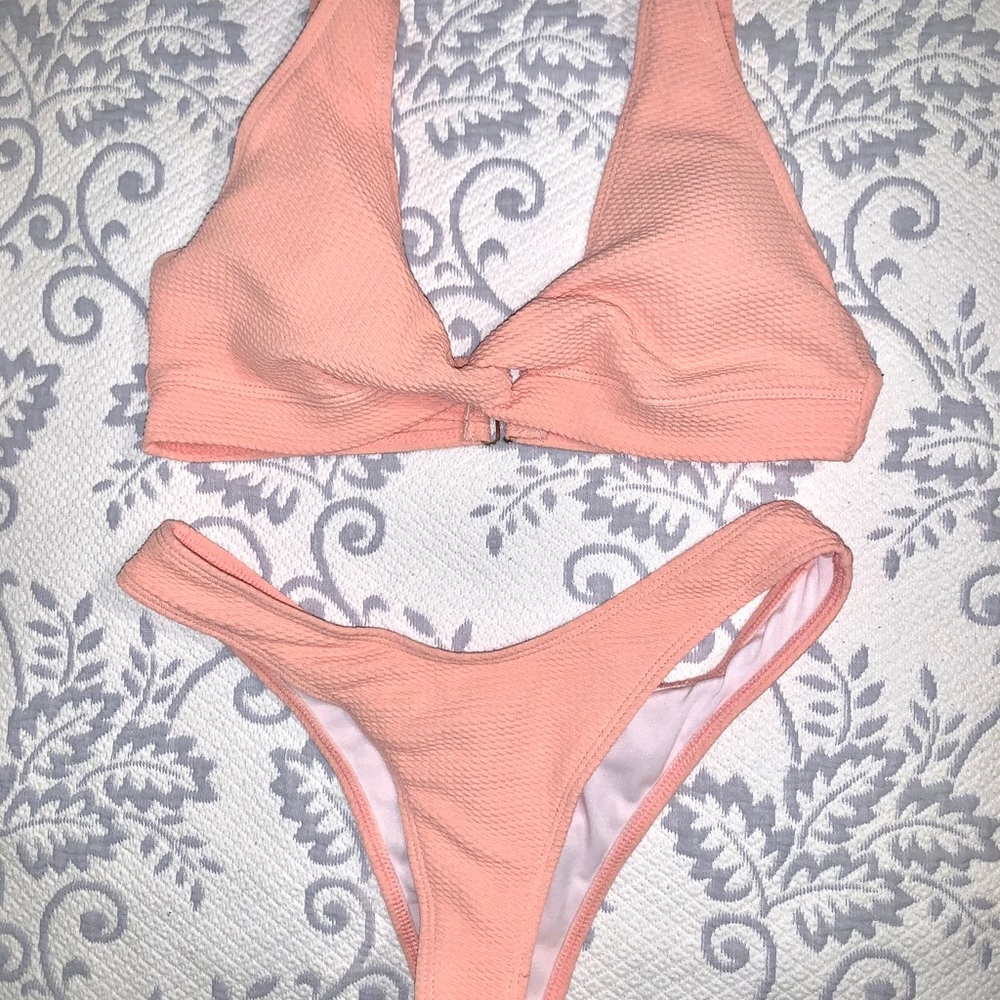 NEW peach pink colored cheeky bikini - Picture 2 of 2